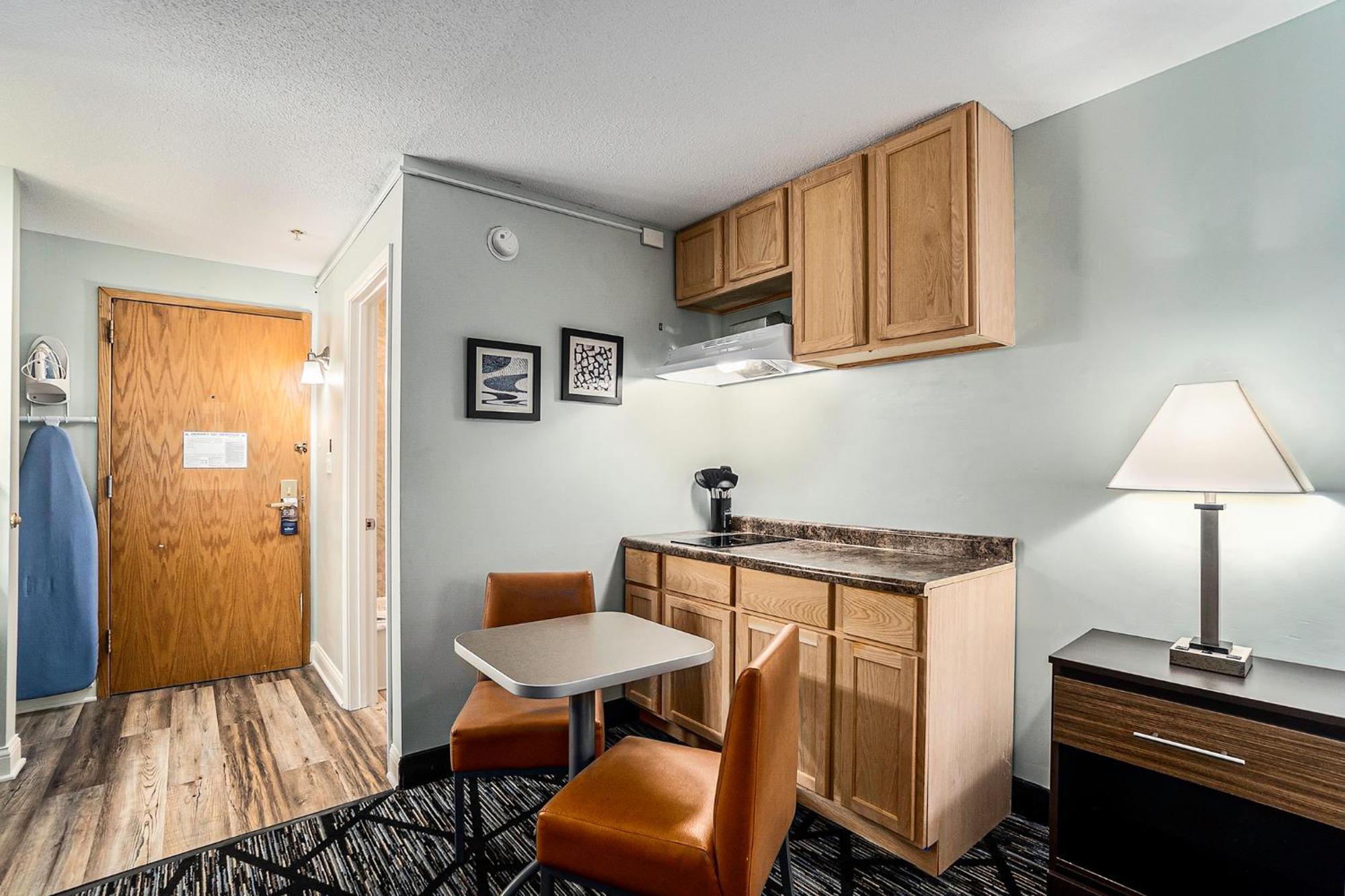 Baymont By Wyndham Motel Grand Haven