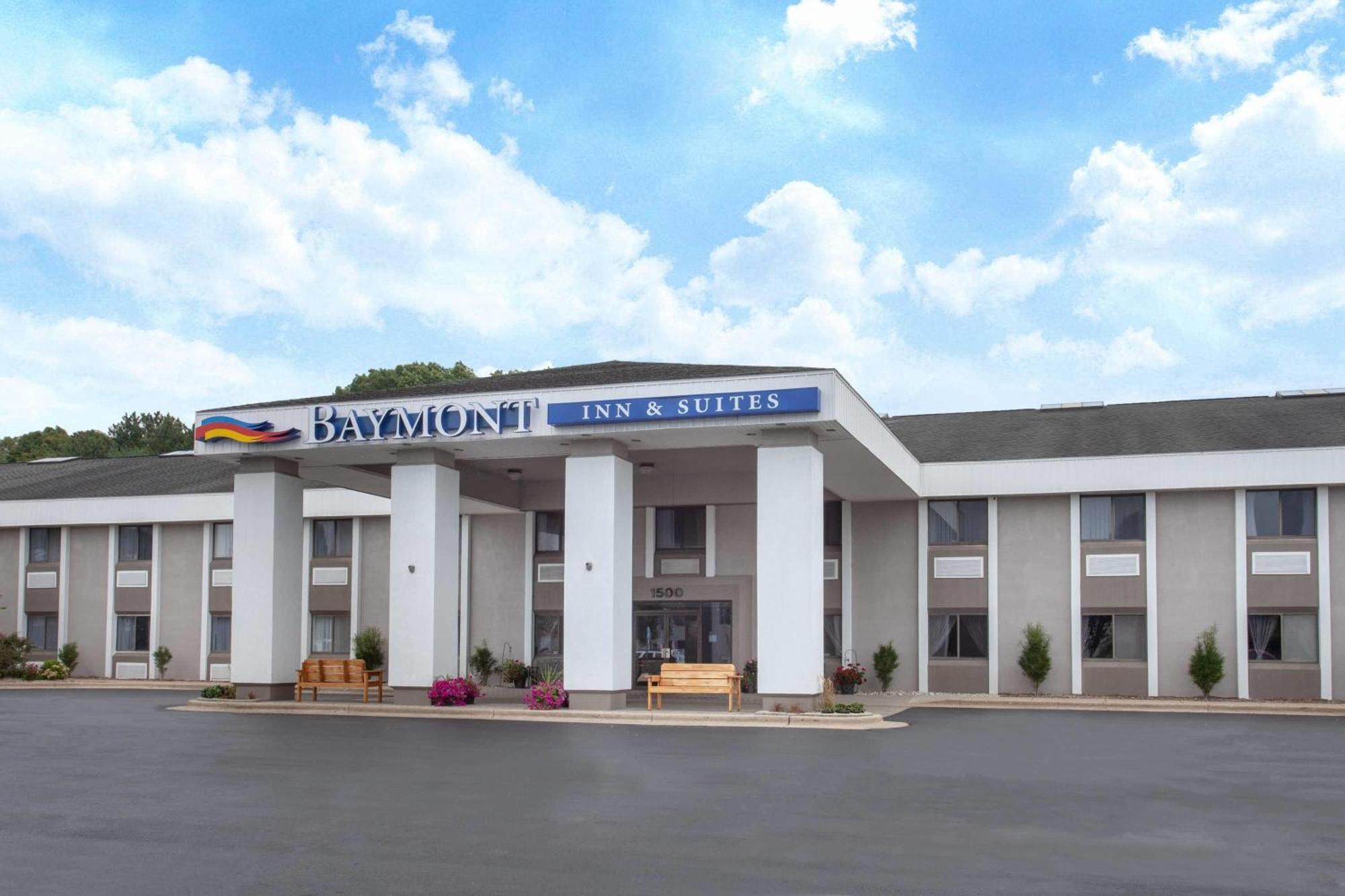 Baymont By Wyndham Motel 2*